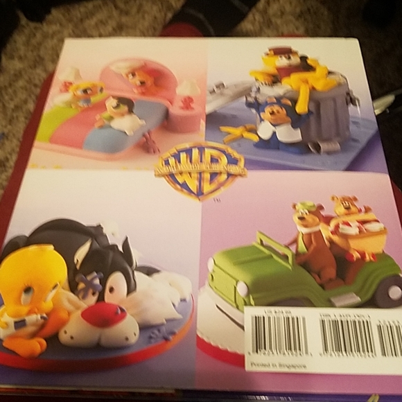 Cartoon Cake Cookbook - Picture 2 of 3